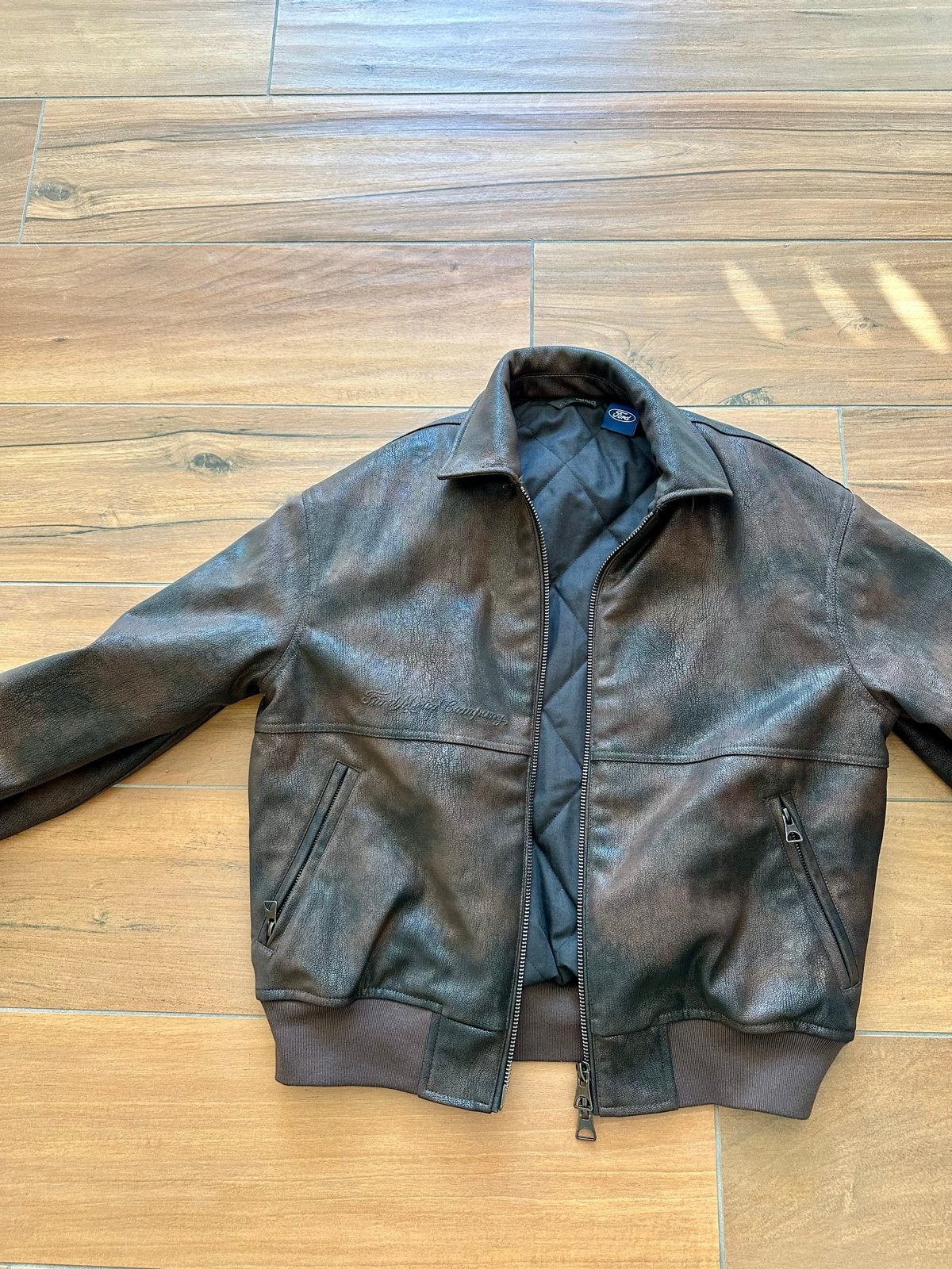 Nieuwe Zara mannen jas van imitatieleer, maat S, Ford logo, Ophalen of Verzenden, Nieuw, Maat 46 (S) of kleiner, Bruin