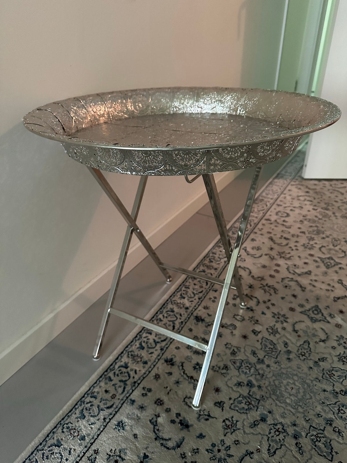 Rond metalen inklapbaar tafeltje - Diagonaal 53 cm, 55 cm ho, Huis en Inrichting, Minder dan 55 cm, Metaal of Aluminium, Rond