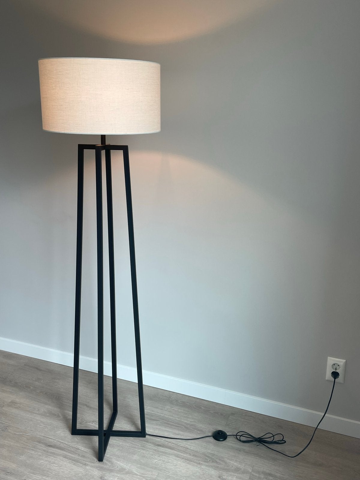 Vloerlamp Potsdam zwart met witte kap - Atmooz, Ophalen, Gebruikt, E27 (groot), Metaal