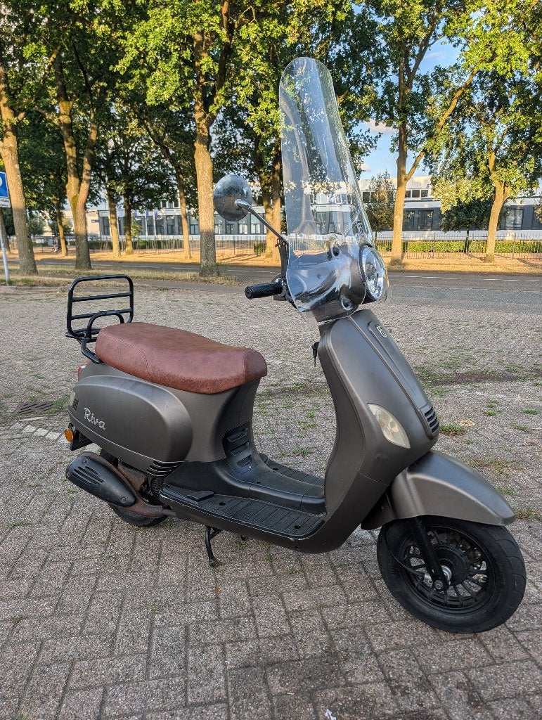Scooter te koop, rijdt goed! + Helm, Gebruikt, Benzine, Ophalen, Overige merken