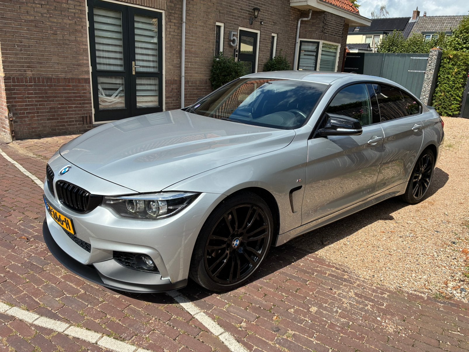 BMW 4-Serie 418I Gran Coupe AUT 2018 zilver M uitgevoerd, Auto's, Automaat, Euro 5, Zwart, Origineel Nederlands