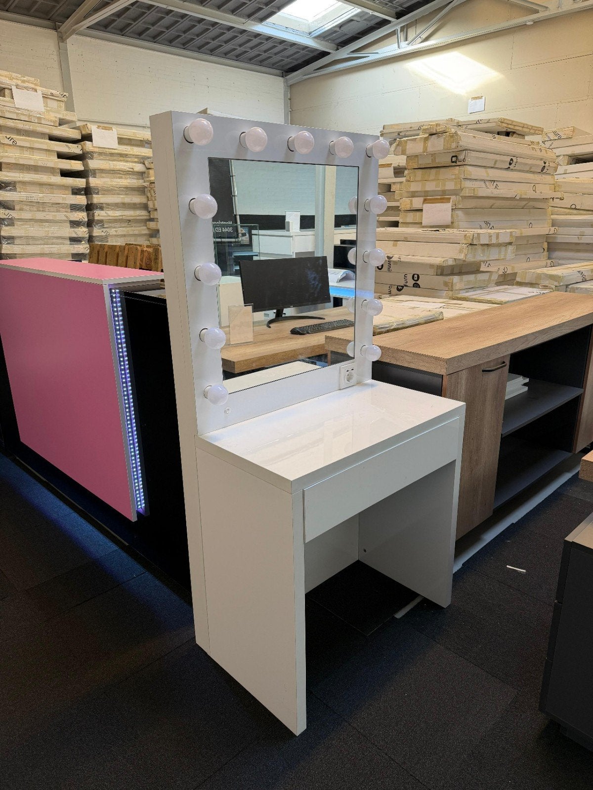 KAPTAFEL, Ophalen, Nieuw