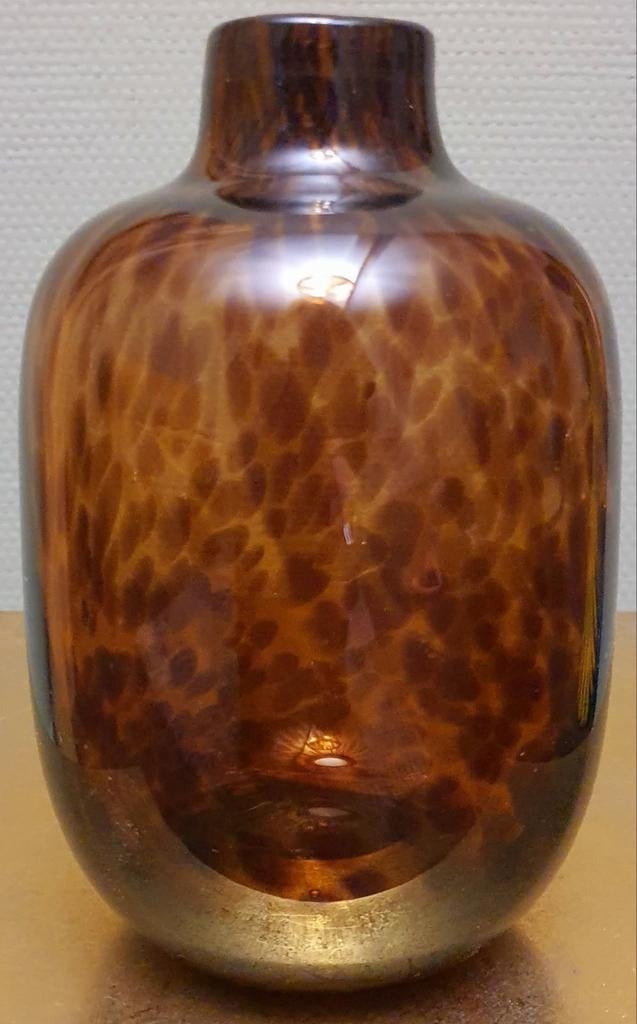 Vaas glas
panter gaaf uniek mondgeblazen
hoogte 22 cm, Overige kleuren, Ophalen of Verzenden, Minder dan 50 cm, Glas