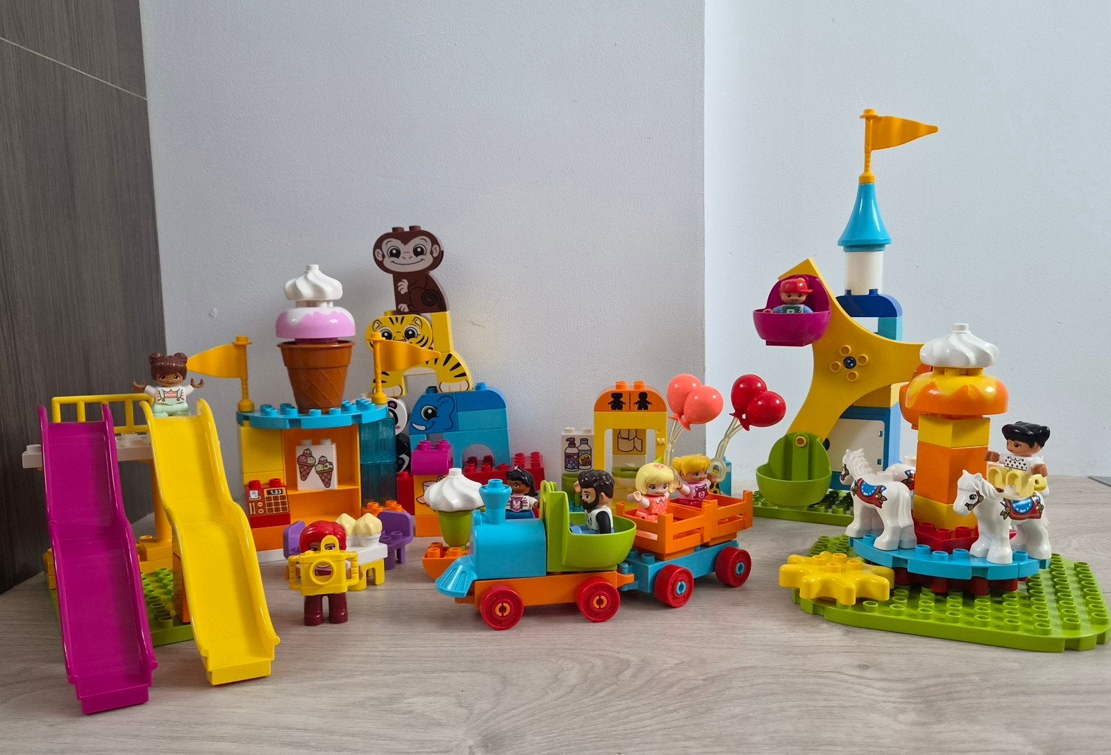 Grote set LEGO Duplo kermis compleet ( + extra losse stenen), Ophalen of Verzenden, Gebruikt, Overige merken