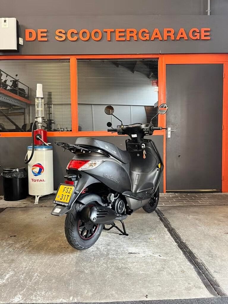 La souris city scooter zip look a like brom 45km 2024, Fietsen en Brommers, Ophalen, La souris, Maximaal 45 km/u, La souris