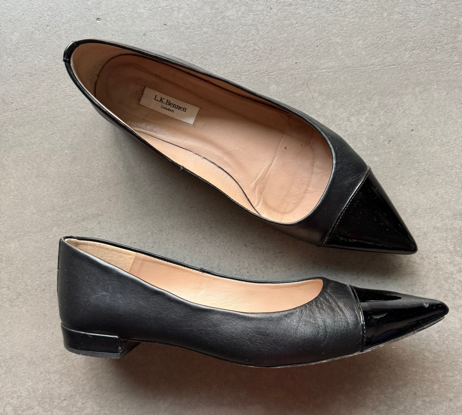 L.K. Bennett zwarte nappa lederen ballerina’s lakneus mt 38., Zwart, Gedragen, Ballerina's, Ophalen of Verzenden