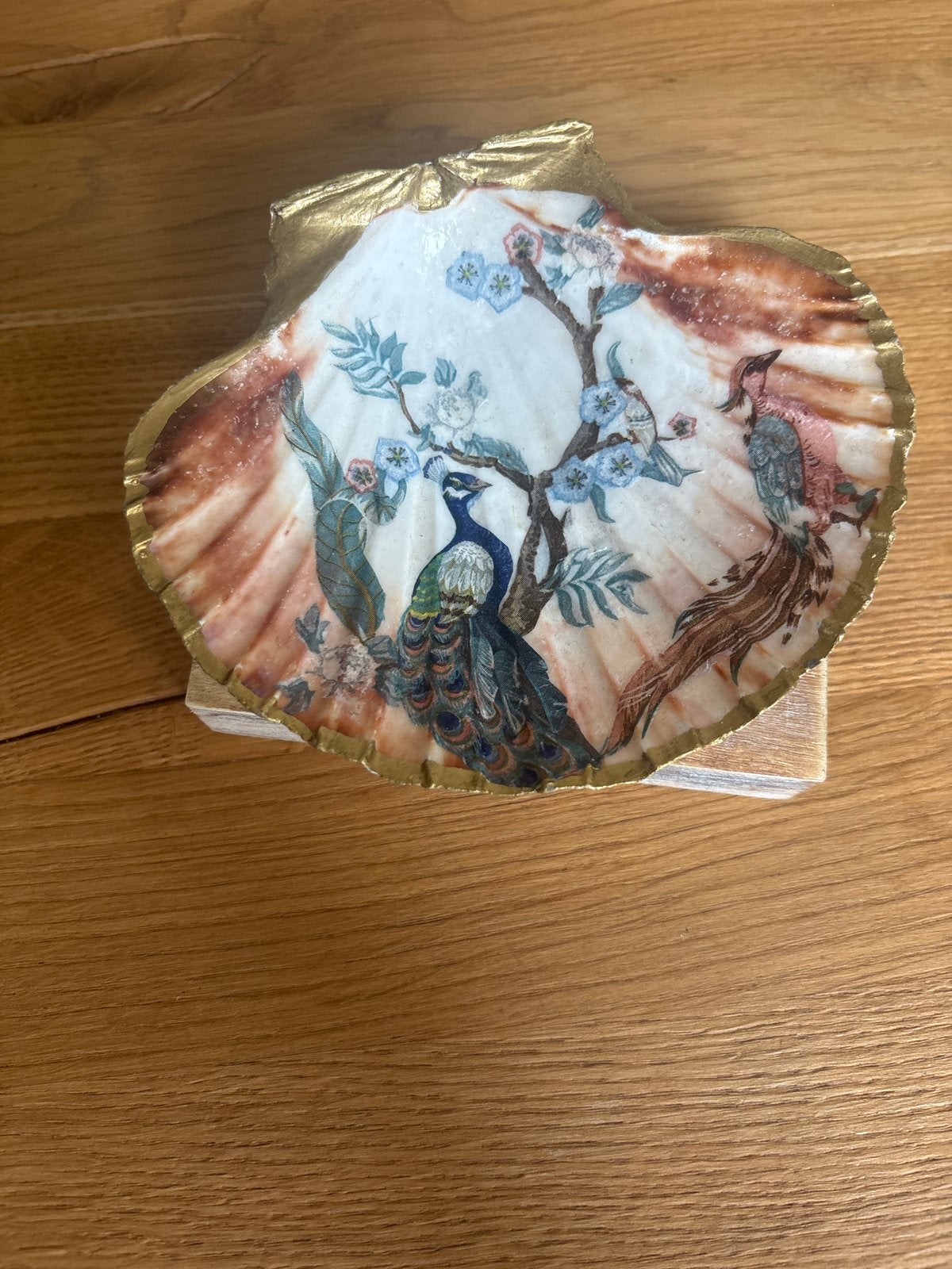 Decoratieve Schelp met Pauwenmotief - Handgemaakt, Ophalen of Verzenden