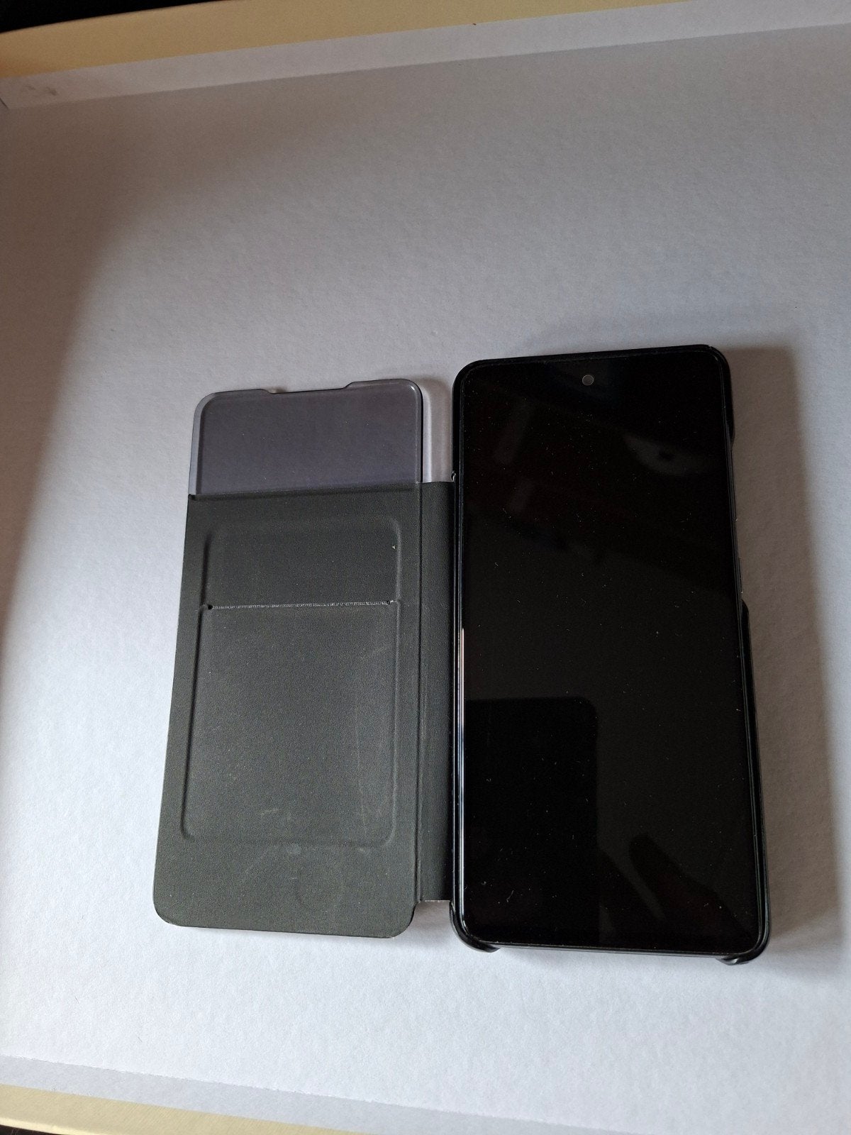 Samsung Galaxy A52s 5G met hoesje