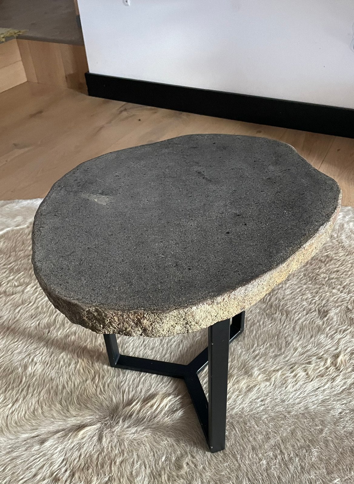 Organische design salontafel/  bijzettafel, Huis en Inrichting, Tafels | Salontafels, Ophalen, 50 tot 100 cm, Rond, Zo goed als nieuw
