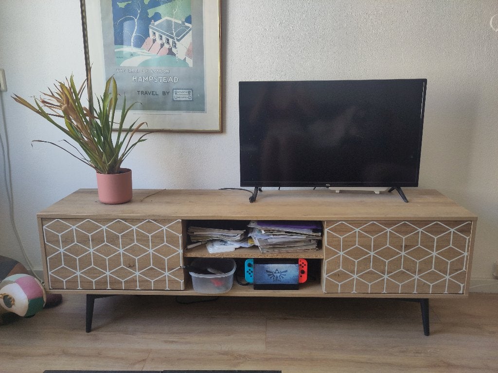 Beliani Torvi TV Meubel, Huis en Inrichting, Ophalen, Overige materialen, 150 tot 200 cm, Zo goed als nieuw