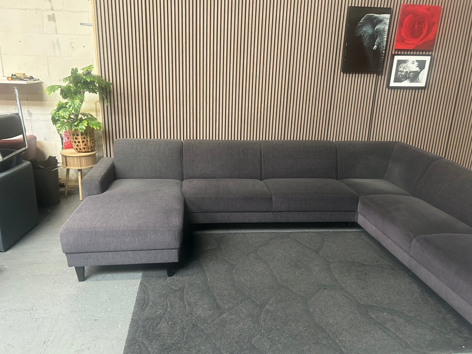 Foto 2 van GRATIS LEVERING U BANK GRIJS 333X263 GEREINIGD