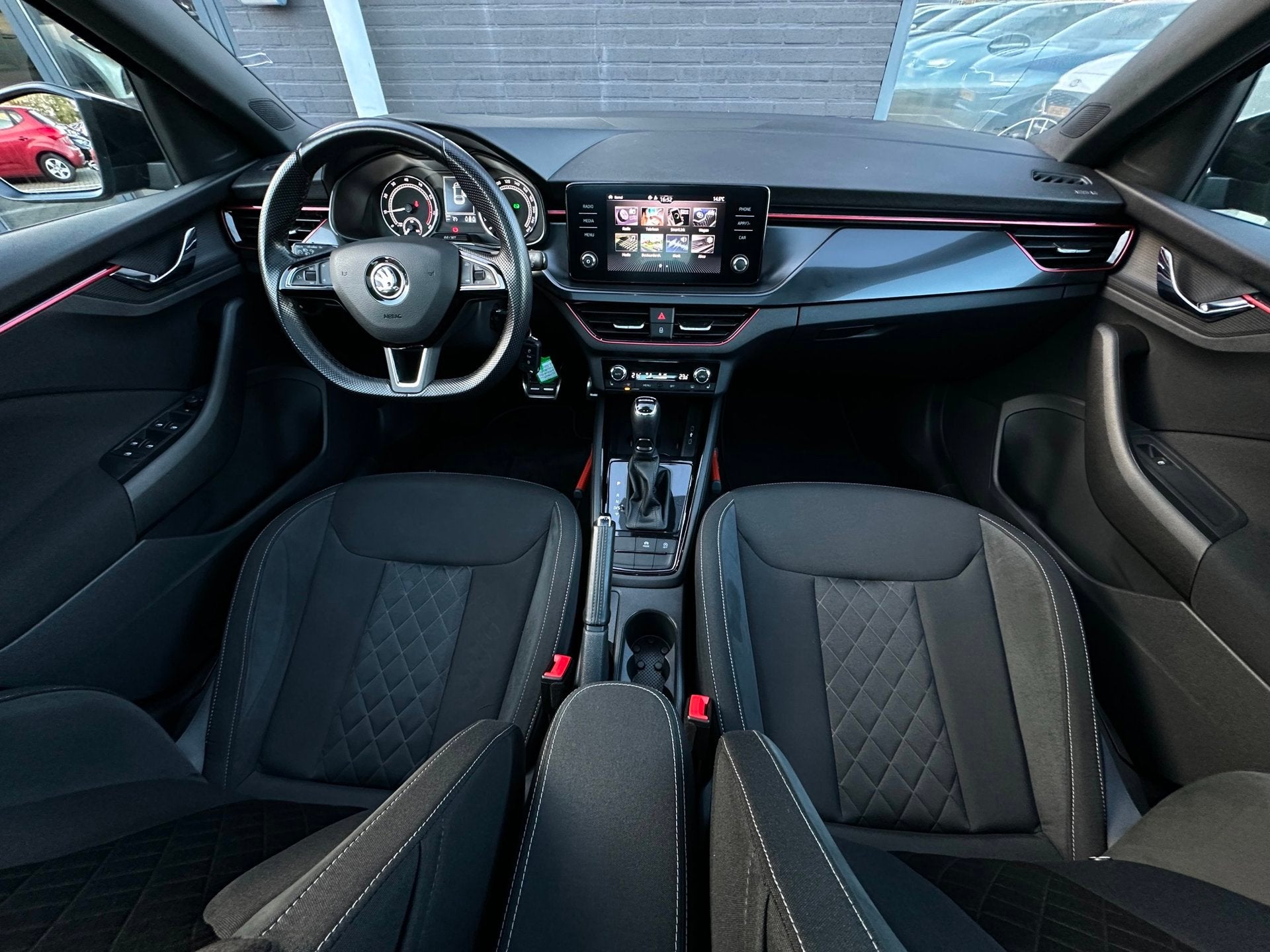 Skoda Scala 1.0 TSI Sport Business/PANO-DAK/CARPLAY/NL-AUTO, Auto's, Scala, Euro 6, Origineel Nederlands, 600 kg