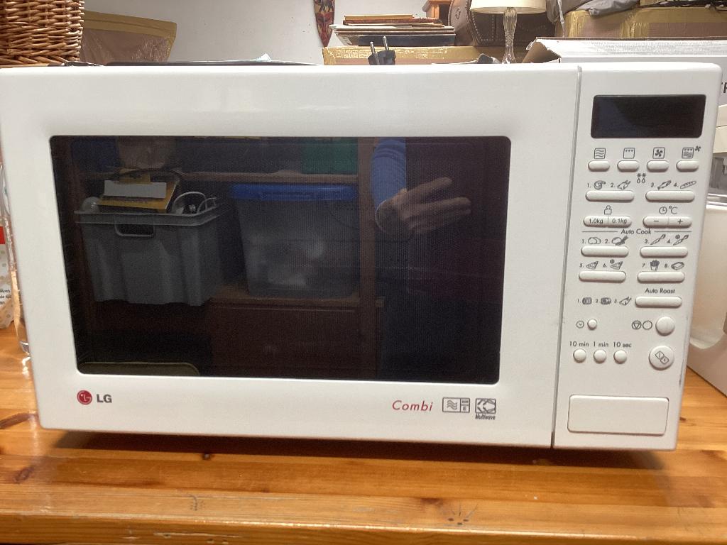 LG magnetron combi, Ophalen, Combimagnetron, Zo goed als nieuw, Draaiplateau