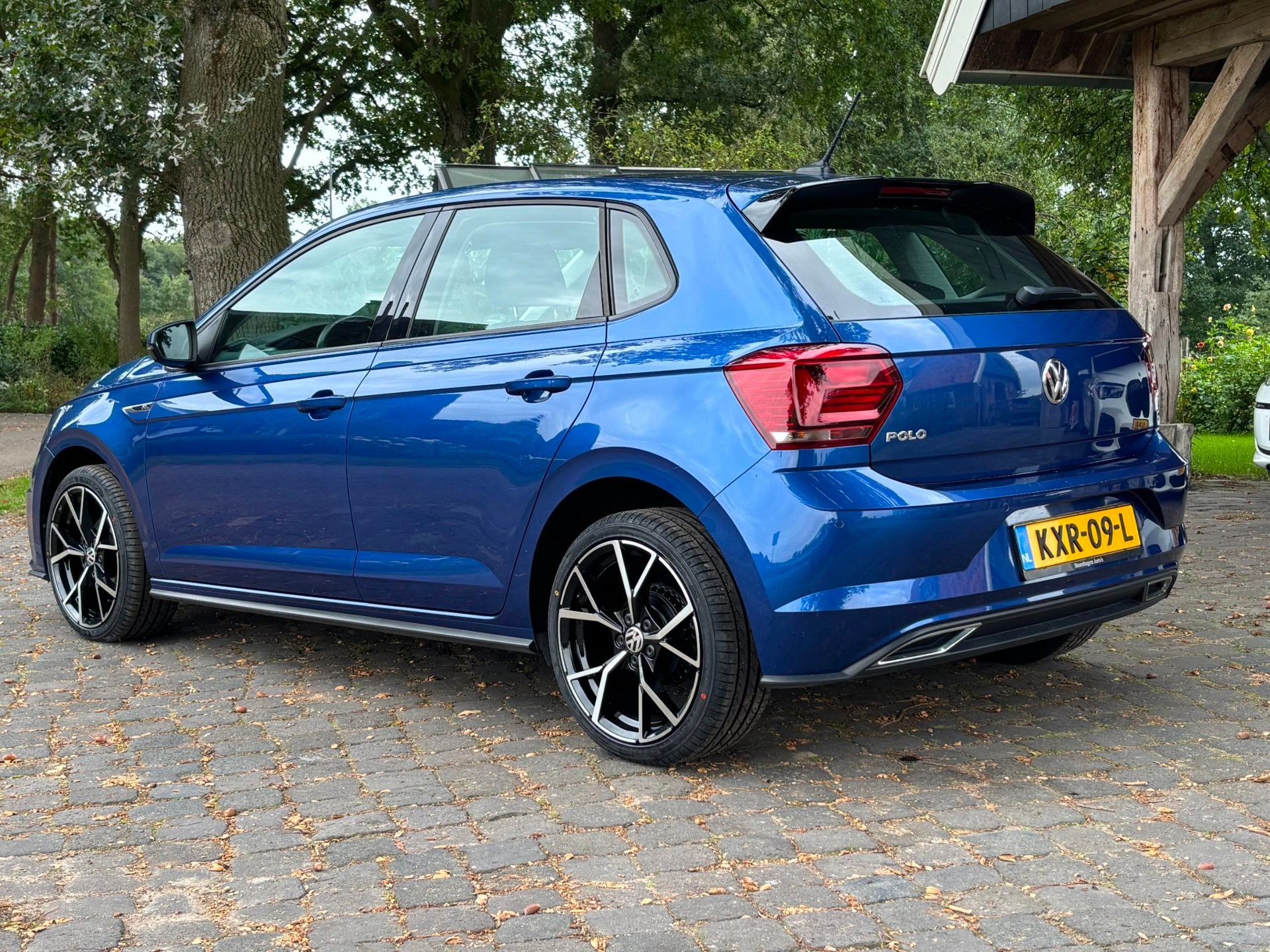 Volkswagen POLO 1.0 MPI R line, Euro 6, Blauw, Bedrijf, Handgeschakeld