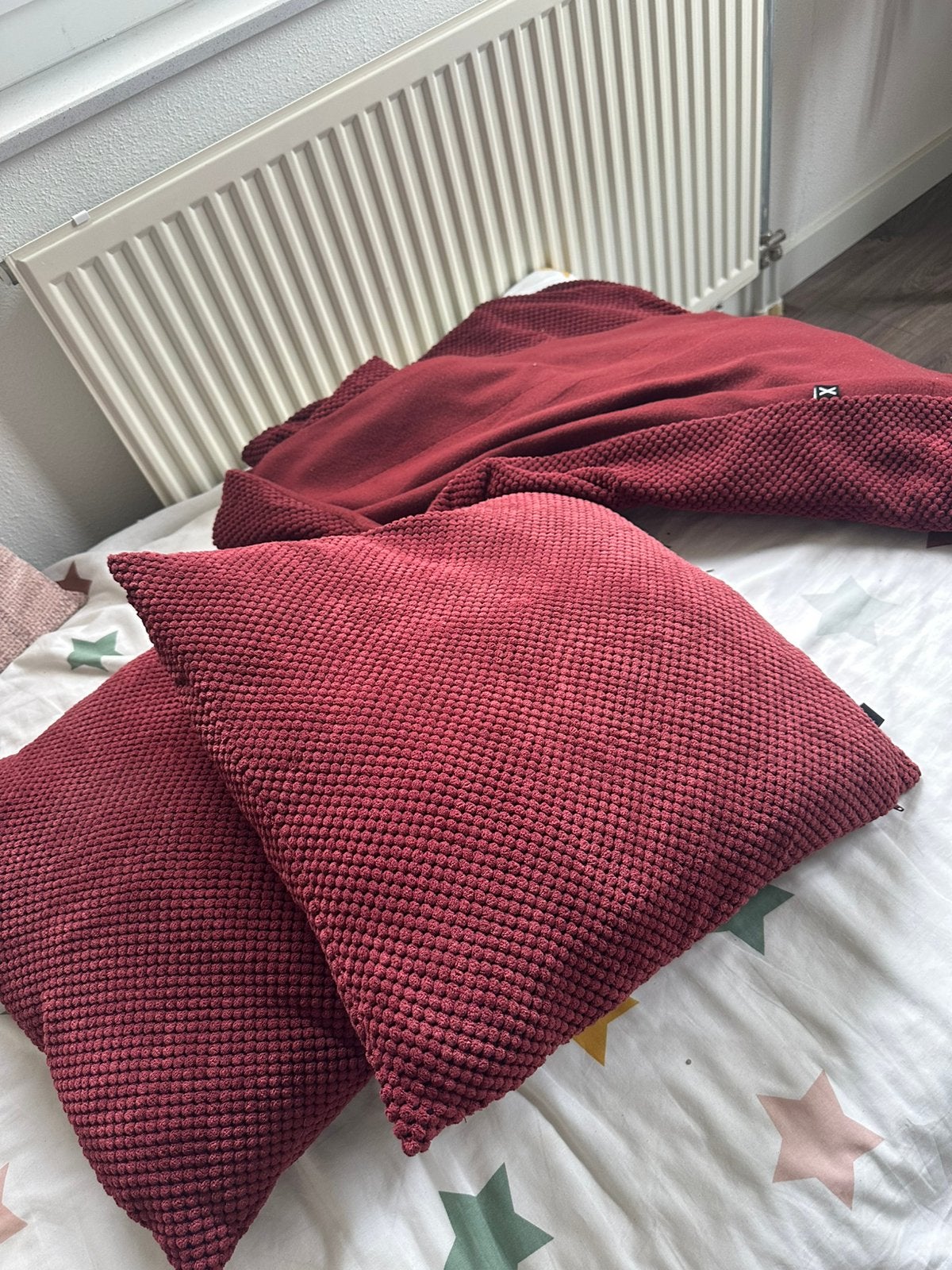 Kussens 2 en een plaid, Huis en Inrichting, Woonaccessoires | Kussens, Ophalen, Zo goed als nieuw, Vierkant, Inclusief binnenkussen