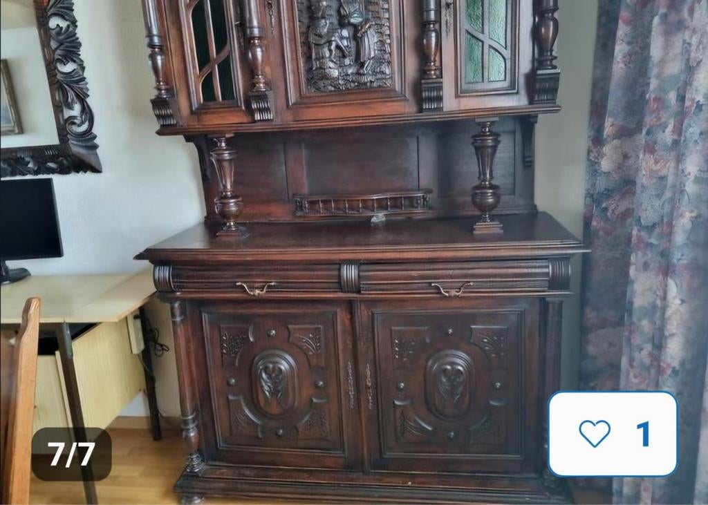 Antiek dressoir met houtsnijwerk, Antiek en Kunst, Ophalen of Verzenden