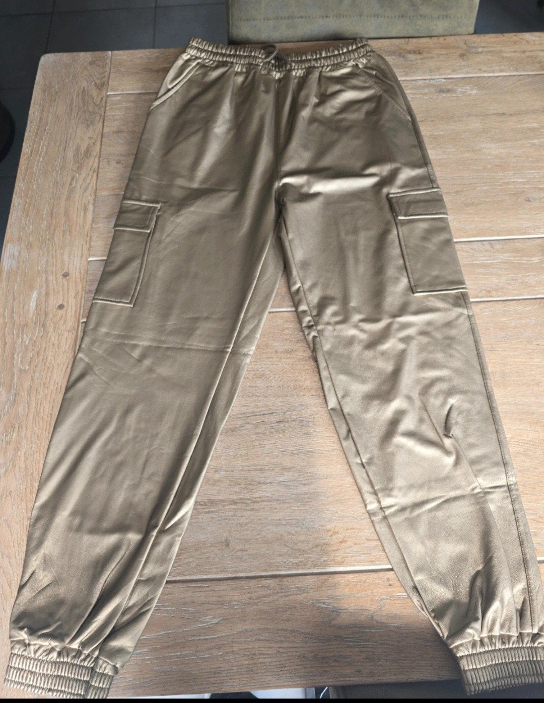 Gouden Cargo Broek met Elastische Tailleband, Kleding | Dames, Maat 38/40 (M), Cherry Koko, Ophalen of Verzenden, Zo goed als nieuw