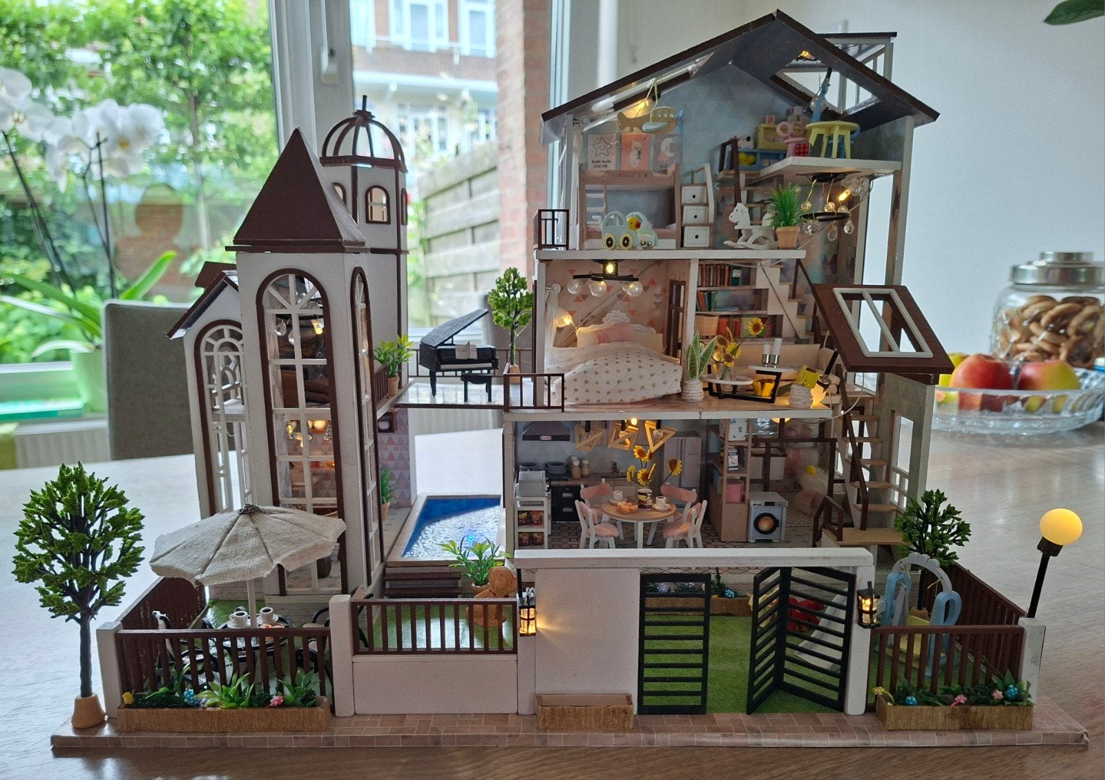 Merriment Mansion poppenhuis, Ophalen, Gebouwen, Zo goed als nieuw, Knutselwerk