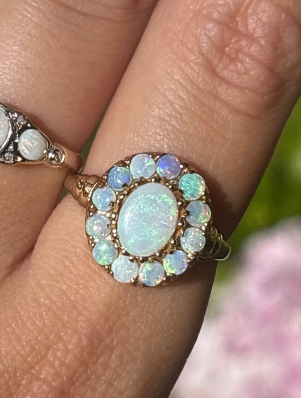 9 karaat geelgouden cluster ring met opaal, 18 tot 19, Verzenden, Zo goed als nieuw, Met edelsteen