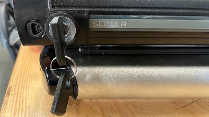 Accu “s Elektrische fietsen, Fietsen en Brommers, Fietsaccessoires | Fietsaccu's, Ophalen of Verzenden, Zo goed als nieuw