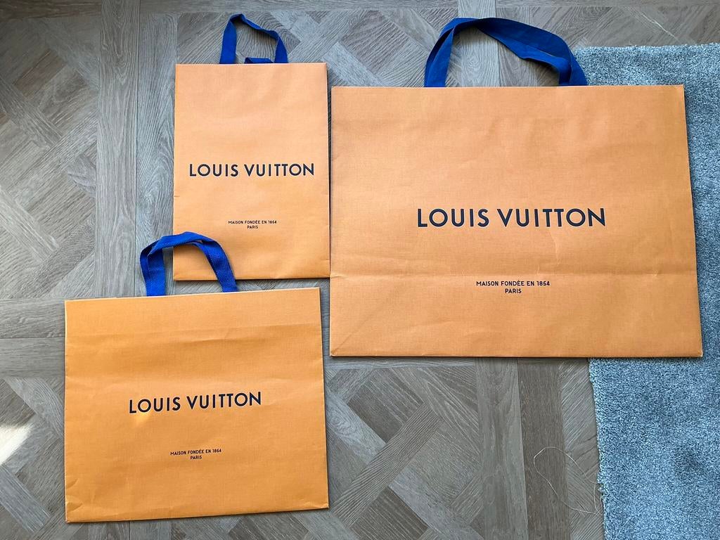 3 Louis Vuitton papieren tassen, Ophalen, Gebruikt, Zwart