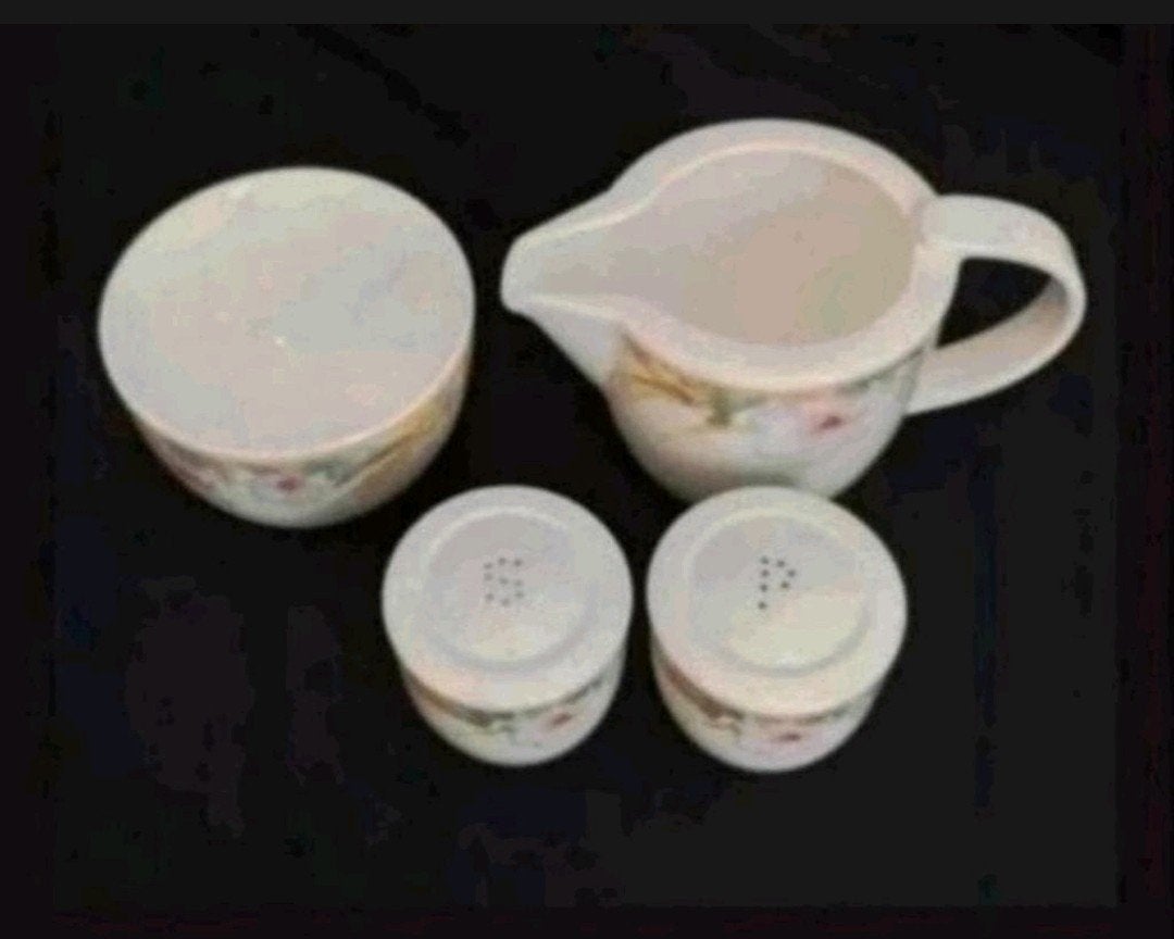 Villeroy & Boch Exotica Creamer Sugar Salt Pepper Shakers, Ophalen of Verzenden, Zo goed als nieuw, Porselein, Overige stijlen