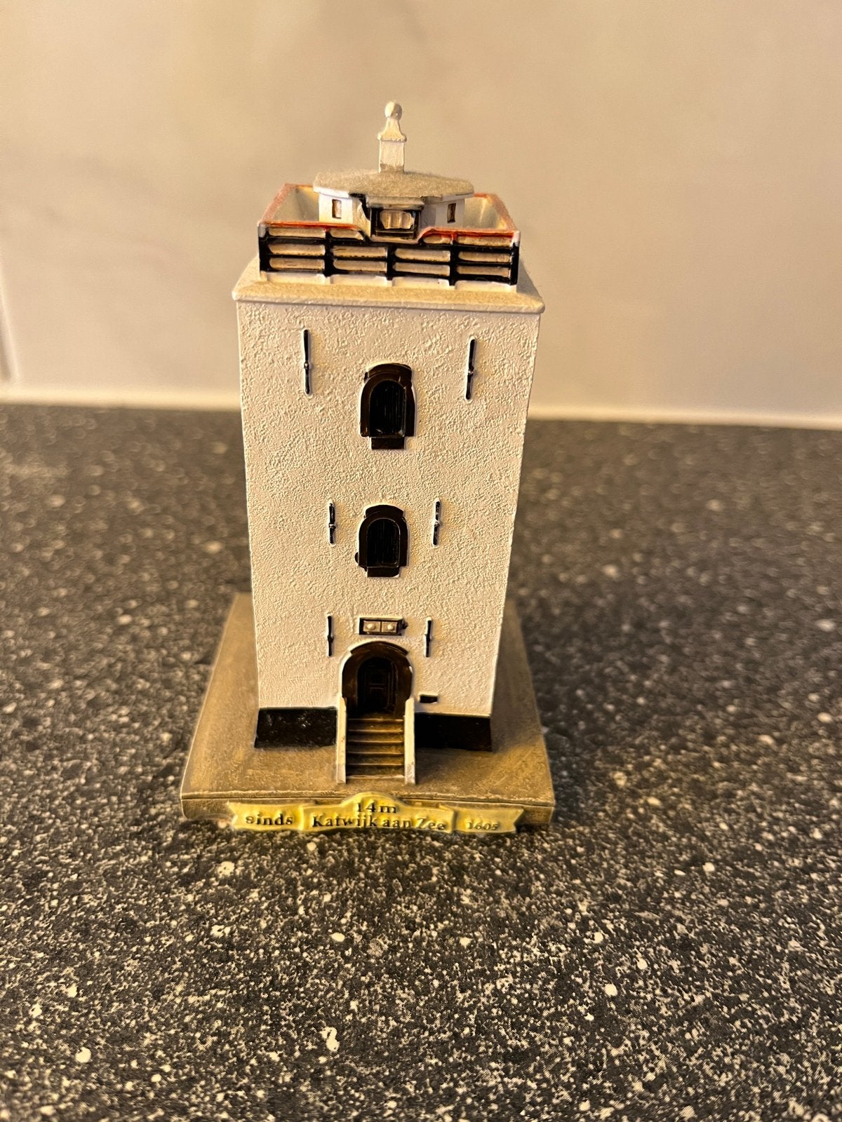 Miniatuur vuurtoren Katwijk aan Zee, Verzamelen, Beelden en Beeldjes, Ophalen of Verzenden, Zo goed als nieuw, Overige typen