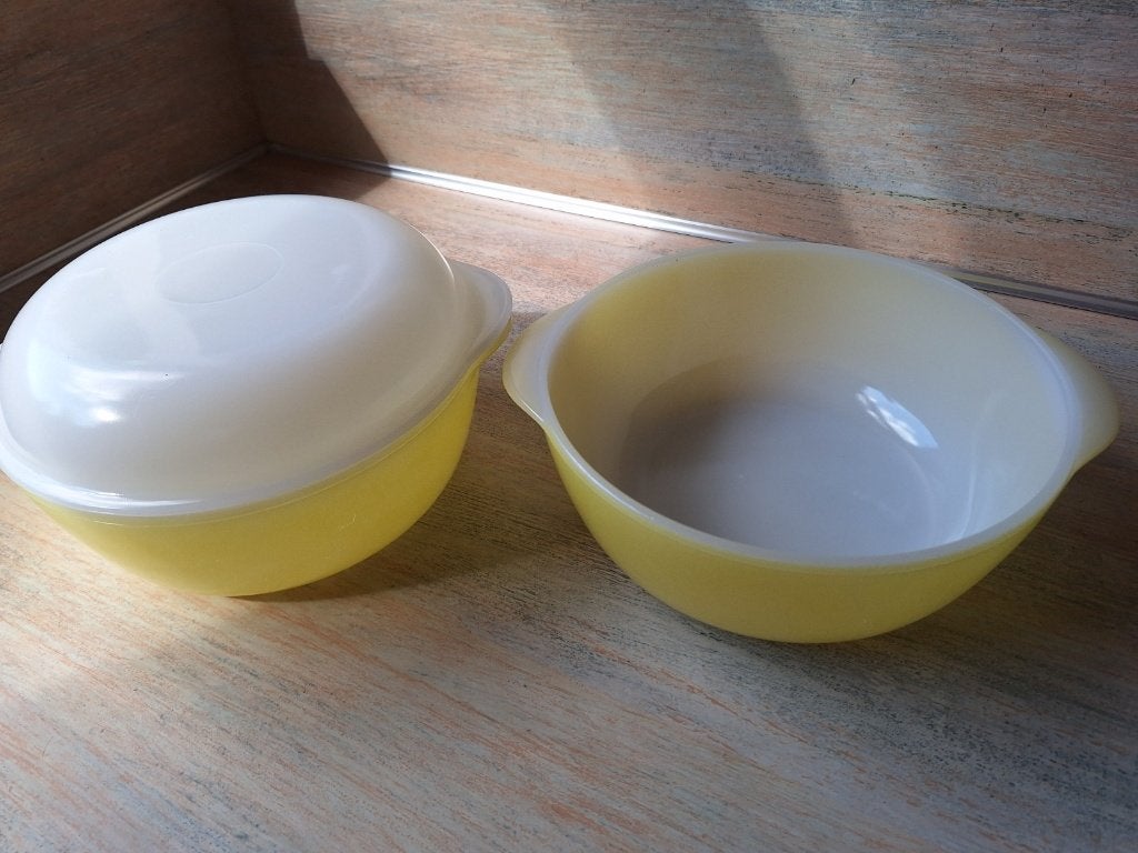 2 gele ovenschalen, 1 met deksel, Ophalen