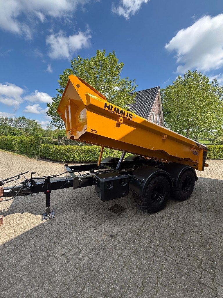 HUMUS graafmachine kieptrailer, Ophalen, Graafmachine