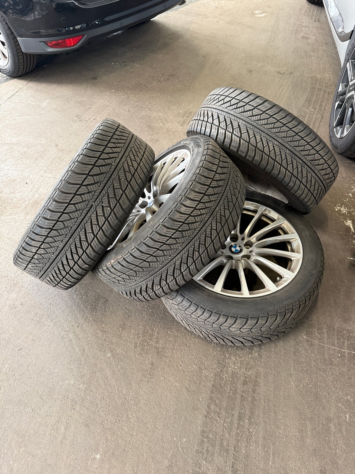 BMW G30/31 velgen met Goodyear winterbanden 245/45/18, Auto-onderdelen, Ophalen, 18 inch, Banden en Velgen, Winterbanden