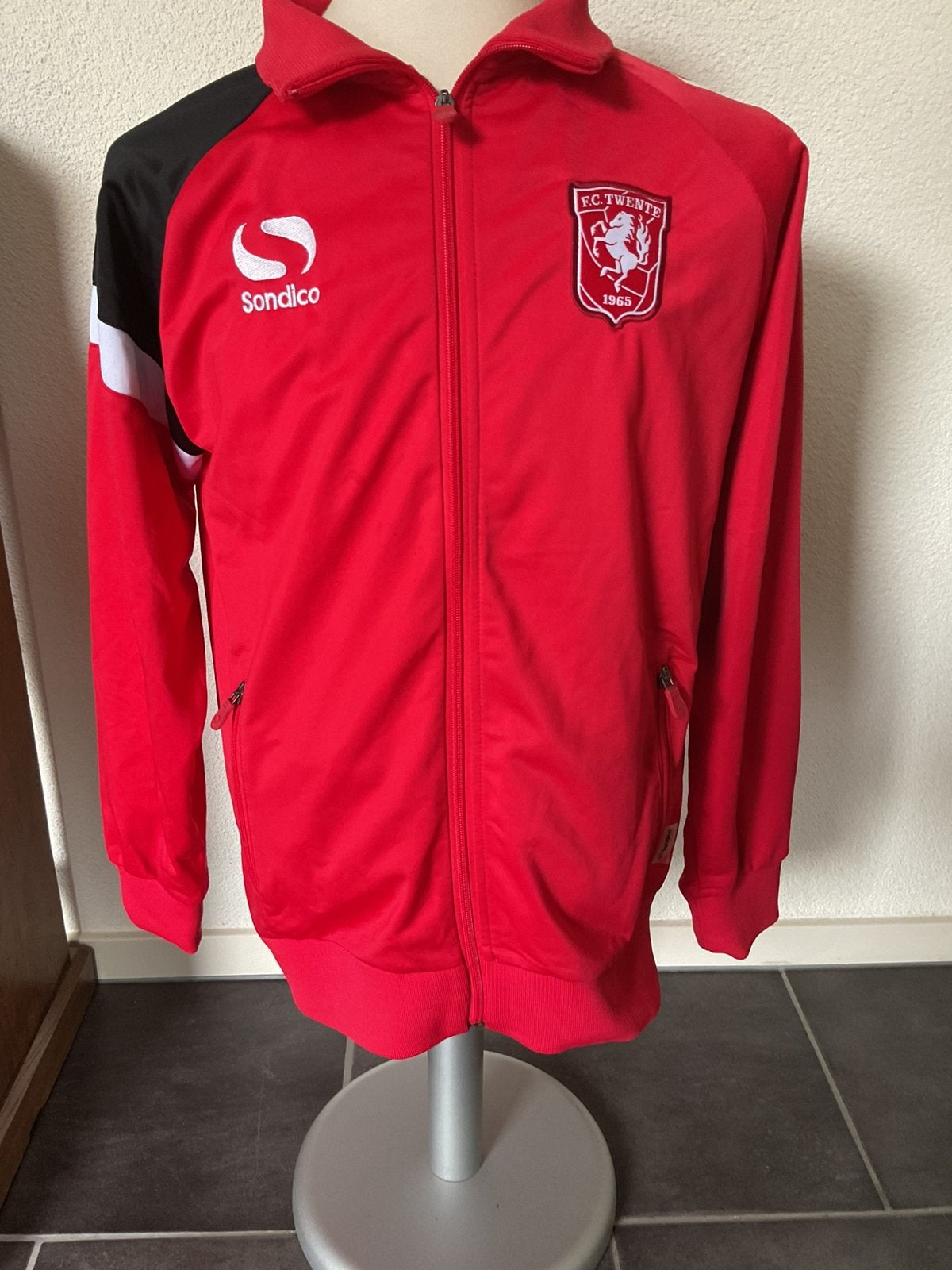 Fc twente jas Medium, Maat 48/50 (M), Ophalen of Verzenden, Voetbal, Gedragen
