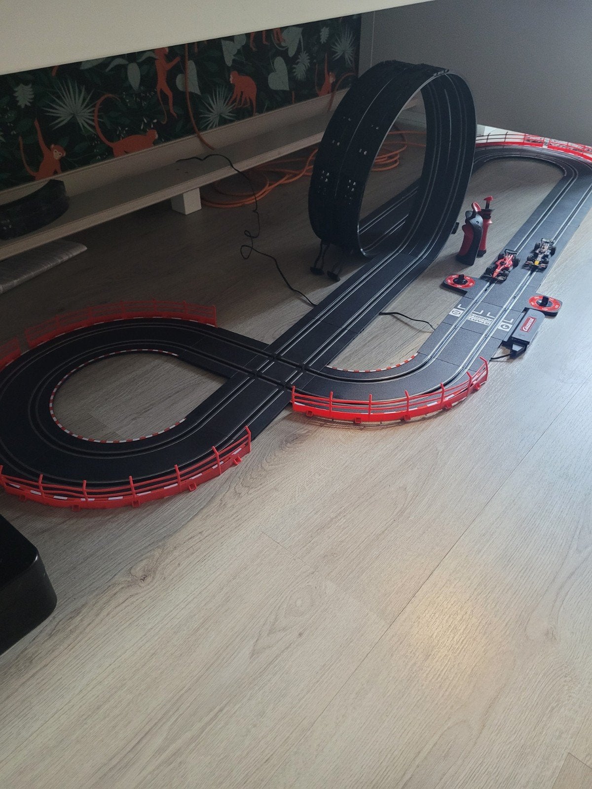Carrera Go racebaan met F1 auto's en looping, Ophalen, Racebaan, Carrera, Zo goed als nieuw