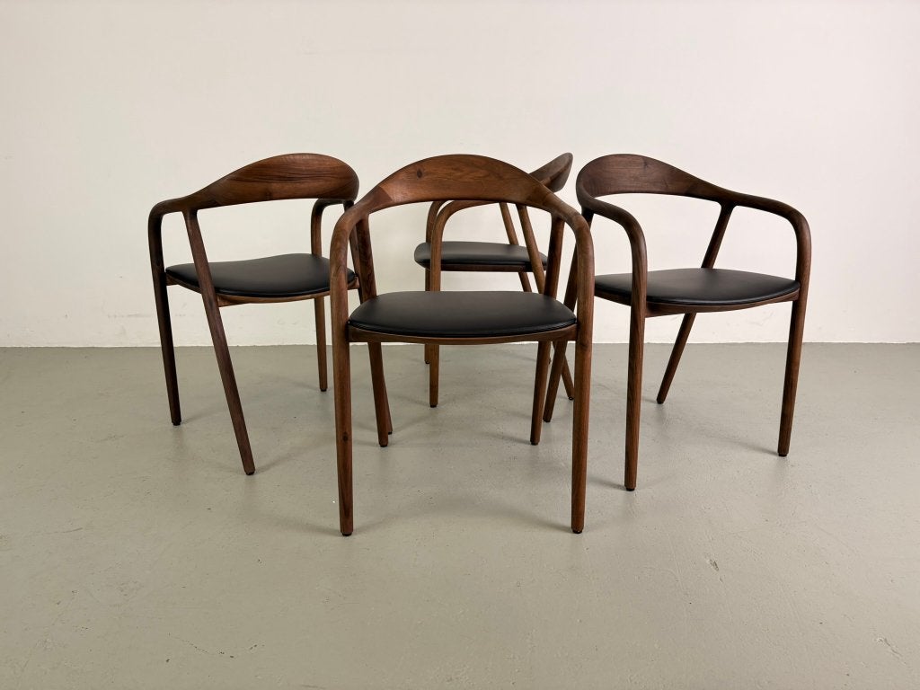 Artisan Neva, Europees walnoot, Knoesten, Zwart leer, Huis en Inrichting, Ophalen, Zwart, Nieuw, Leer