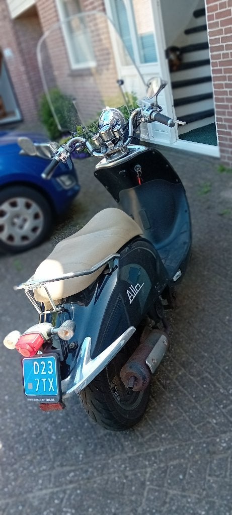 Sym Allo Scooter - zwart met beige zadel  - (blauw kenteken), Ophalen, Gebruikt, Allo, Benzine