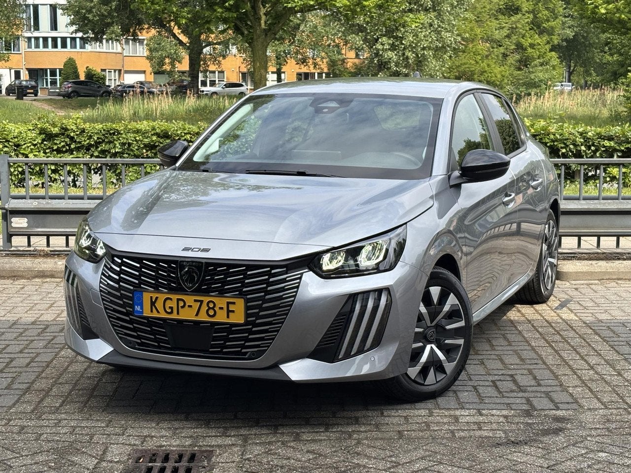 Peugeot 208 1.2 Hybrid 110 e-DCS6 (bj 2026, automaat), Automaat, Gebruikt, 1199 cc, Bedrijf