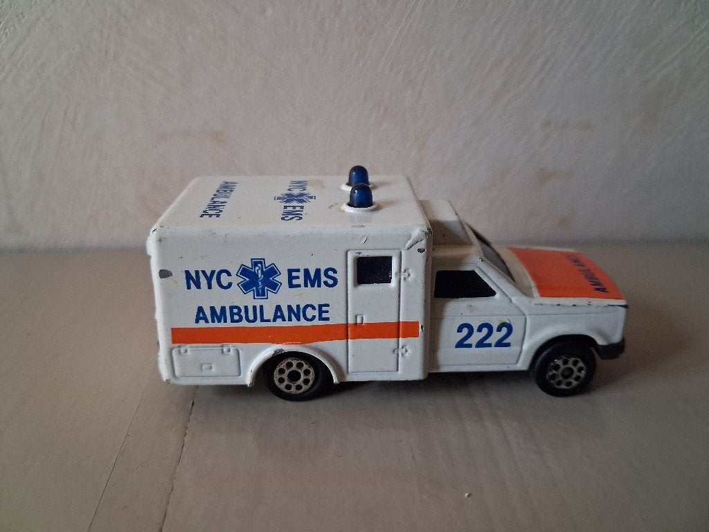 Ford Ambulance Majorette schaal 1/60, No 255, Ophalen of Verzenden, Gebruikt, Bus of Vrachtwagen, Majorette