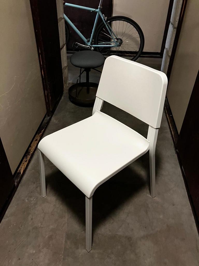 Leuke Ikea metaal en kunststof witte stoel, Ophalen, Gebruikt, Wit, Metaal