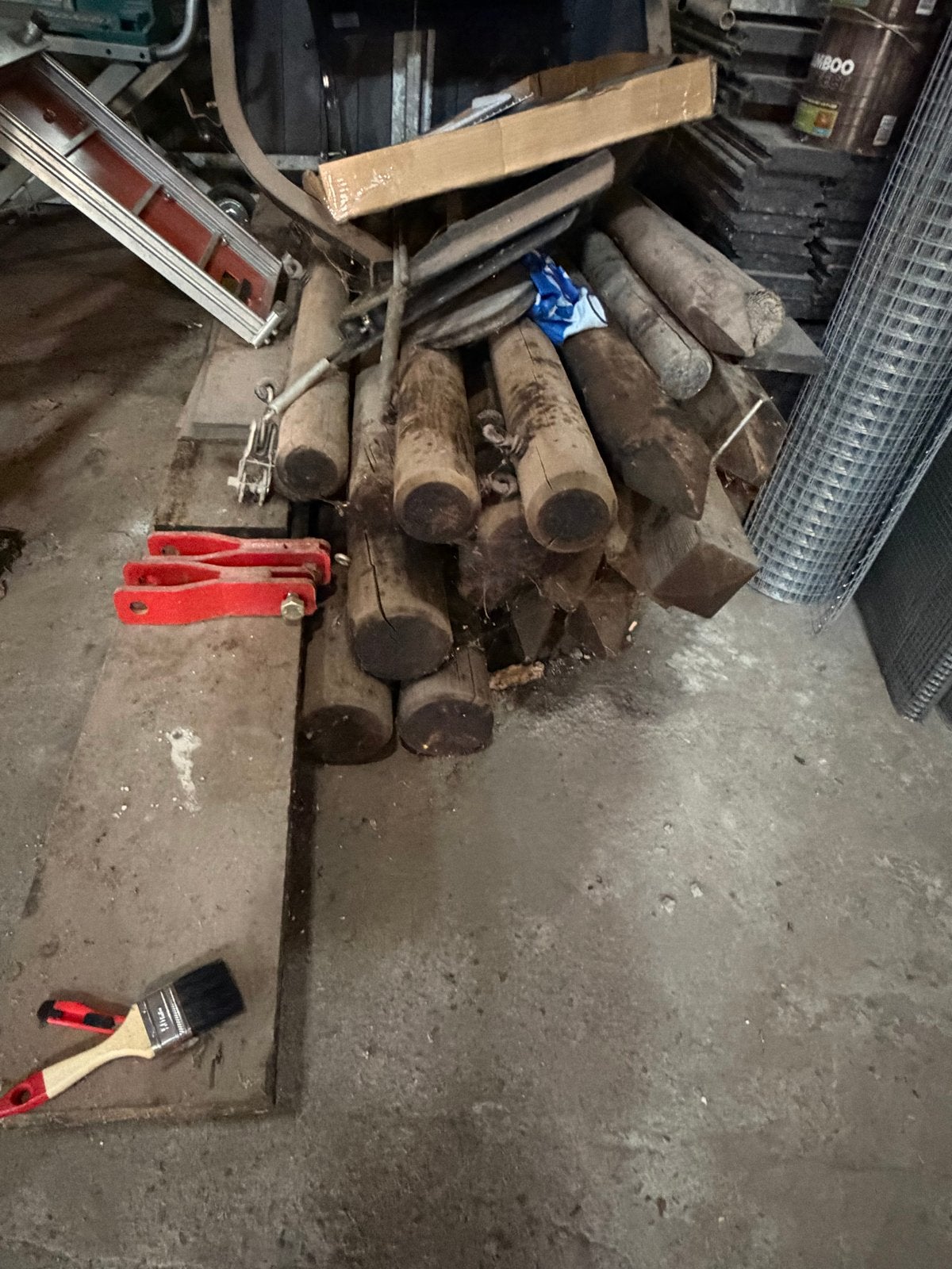 Creosoot ronde palen, Doe-het-zelf en Verbouw, Hout en Planken, Ophalen, Gebruikt, 200 tot 250 cm, 50 mm of meer