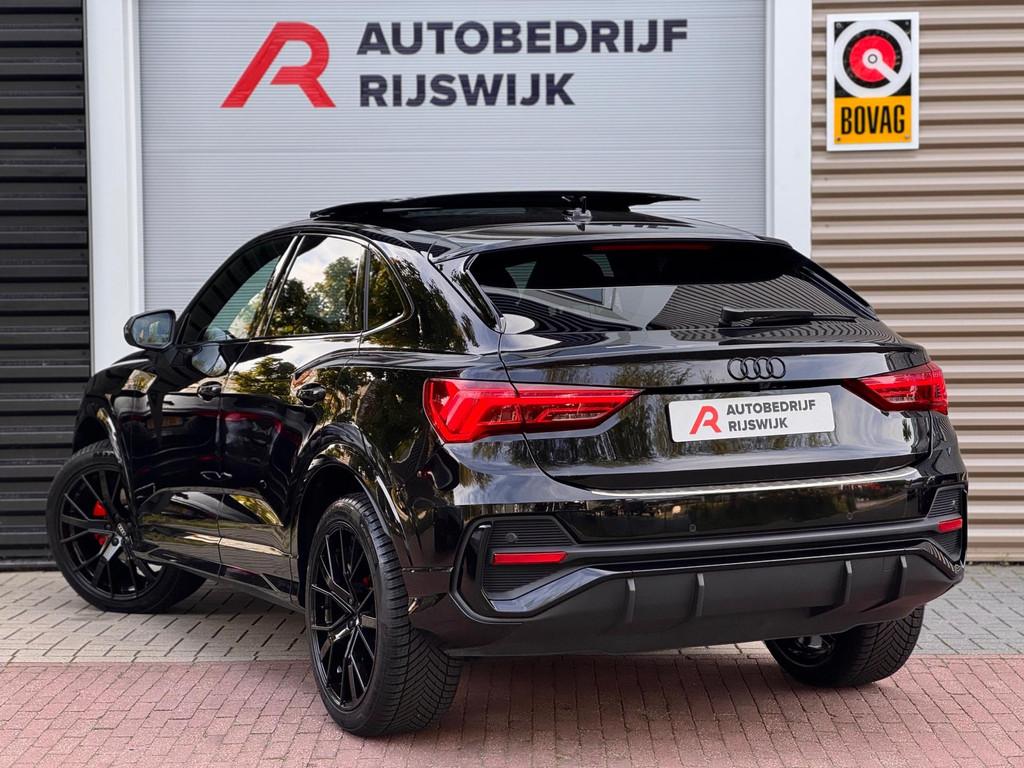 Audi Q3 Sportback 35 TFSI S Edition Matrix/360/Pano/Sfeer/Do, Auto's, 4 cilinders, 150 pk, Alcantara, Zwart