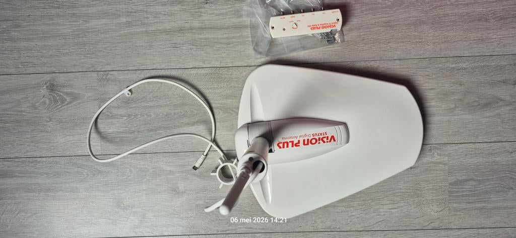 Vision Plus Status Digitale Antenne met Versterker, Ophalen of Verzenden