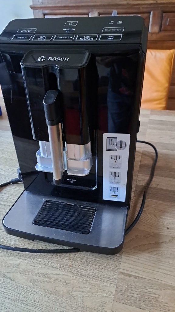 Super!!   Bosch Verocup 100, Witgoed en Apparatuur, Koffiezetapparaten, Ophalen, Koffiemachine, Zo goed als nieuw, 2 tot 4 kopjes