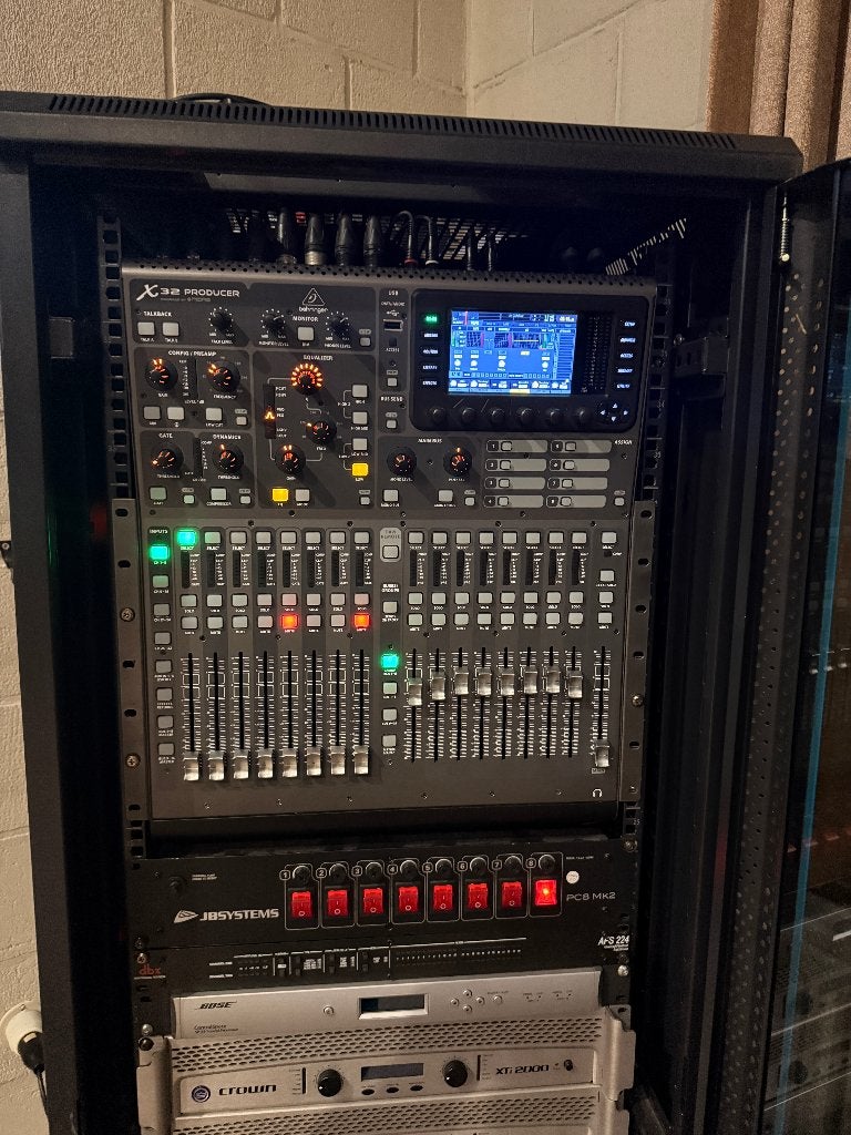 Behringer x32 producer in nette staat, Ophalen, Zo goed als nieuw, 20 kanalen of meer, Microfooningang