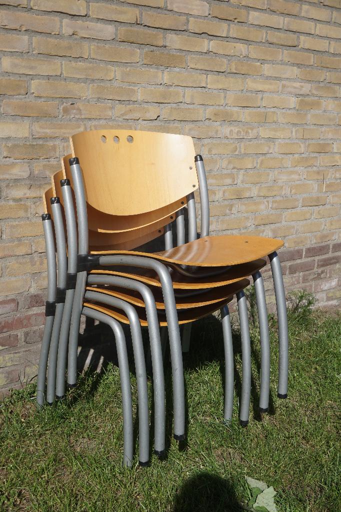 Houten stoelen kantinestoelen vergaderstoelen, Ophalen, Gebruikt, Bruin, Vijf, Zes of meer stoelen