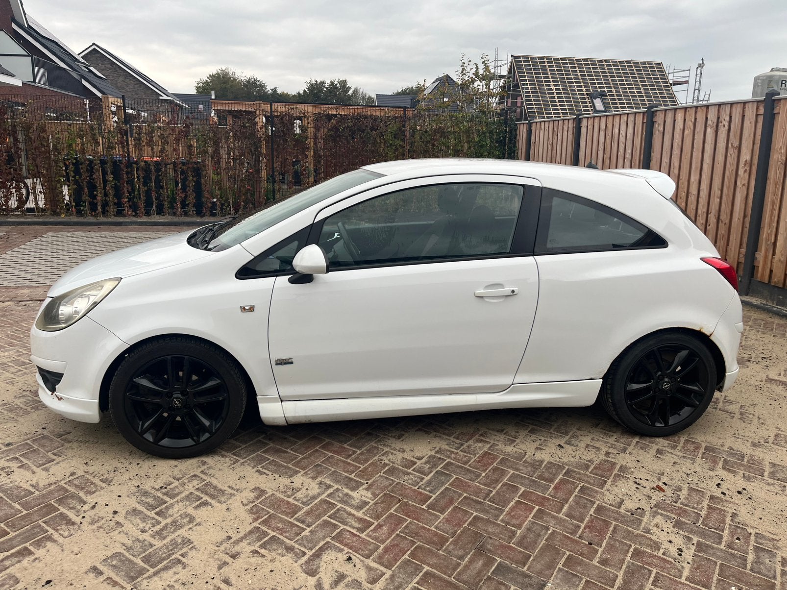Opel Corsa 1.2 16V 3D 2008 Wit, Voorwielaandrijving, 450 kg, 40 €/maand, 4 cilinders