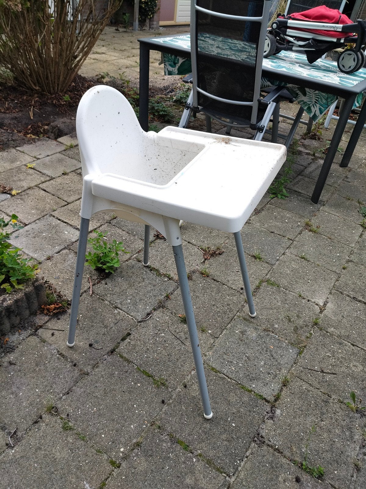 2 Kinderstoelen - Goede staat, z.s.m. ophalen, Ophalen, Gebruikt, Overige typen, Afneembaar eetblad
