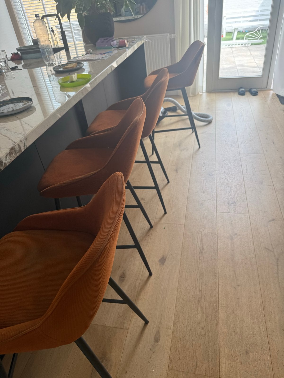 Set van 4 oranje ribfluwelen barkrukken, 4 krukken, Ophalen of Verzenden, Gebruikt, 90 cm of meer