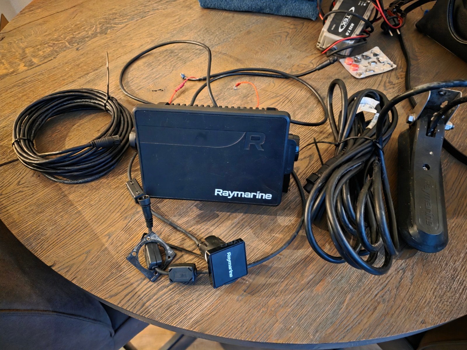 Raymarine Axiom E70365 met realvision transducer,  usb enz, Watersport en Boten, Navigatiemiddelen en Scheepselektronica, Ophalen of Verzenden