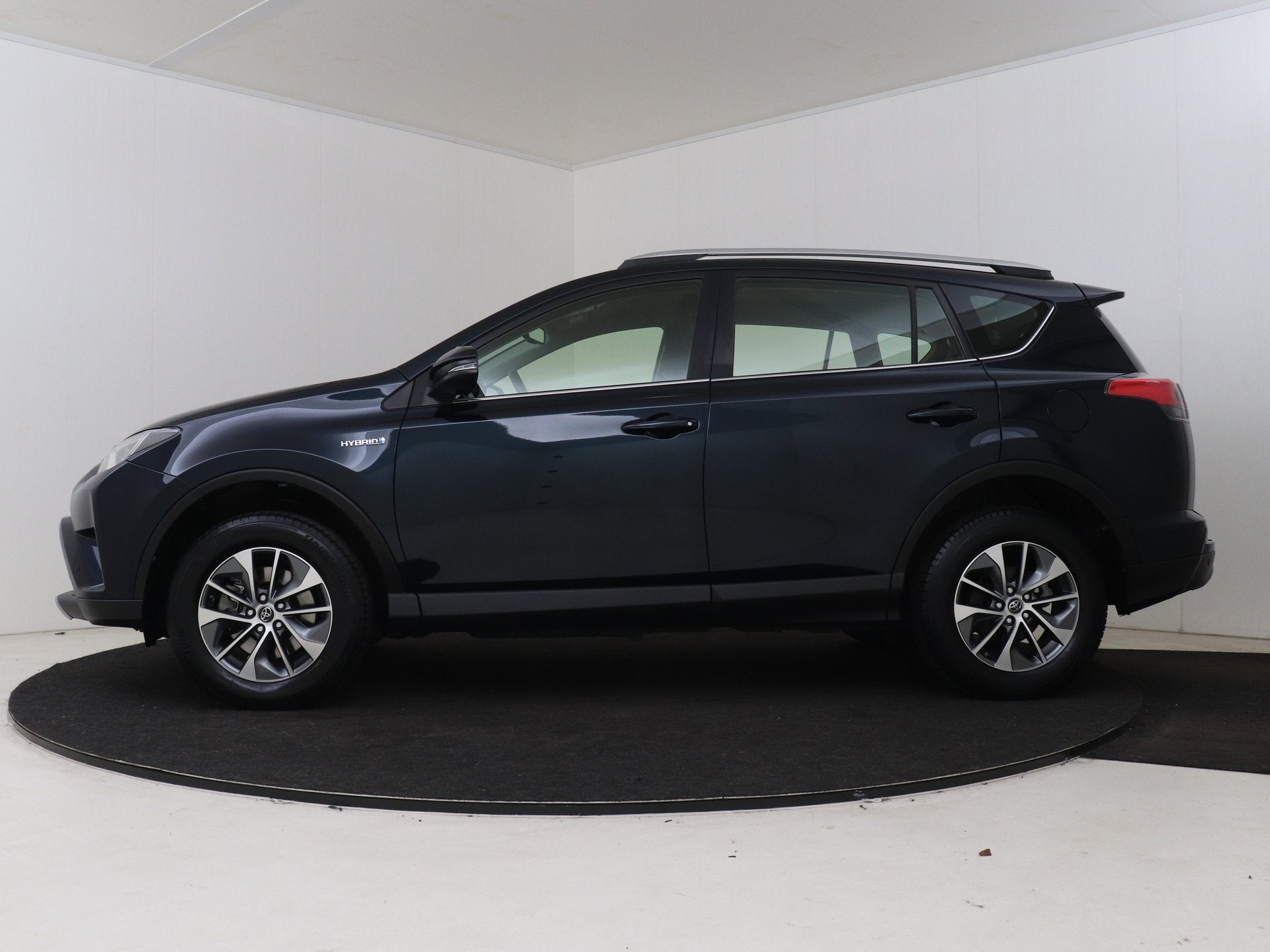 Toyota RAV4 2.5 Hybrid Dynamic | Dealer Onderhouden | 1e Eig, Stof, Gebruikt, Zwart, Origineel Nederlands