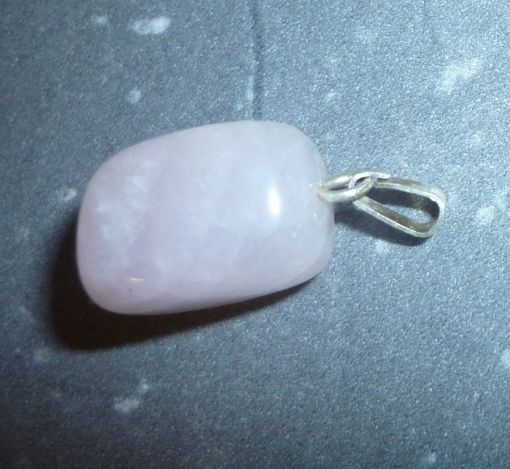 Edelsteenhanger / hangertje / edelsteen / rozenkwarts, Nieuw, Ophalen of Verzenden, Steen of Mineraal, Roze