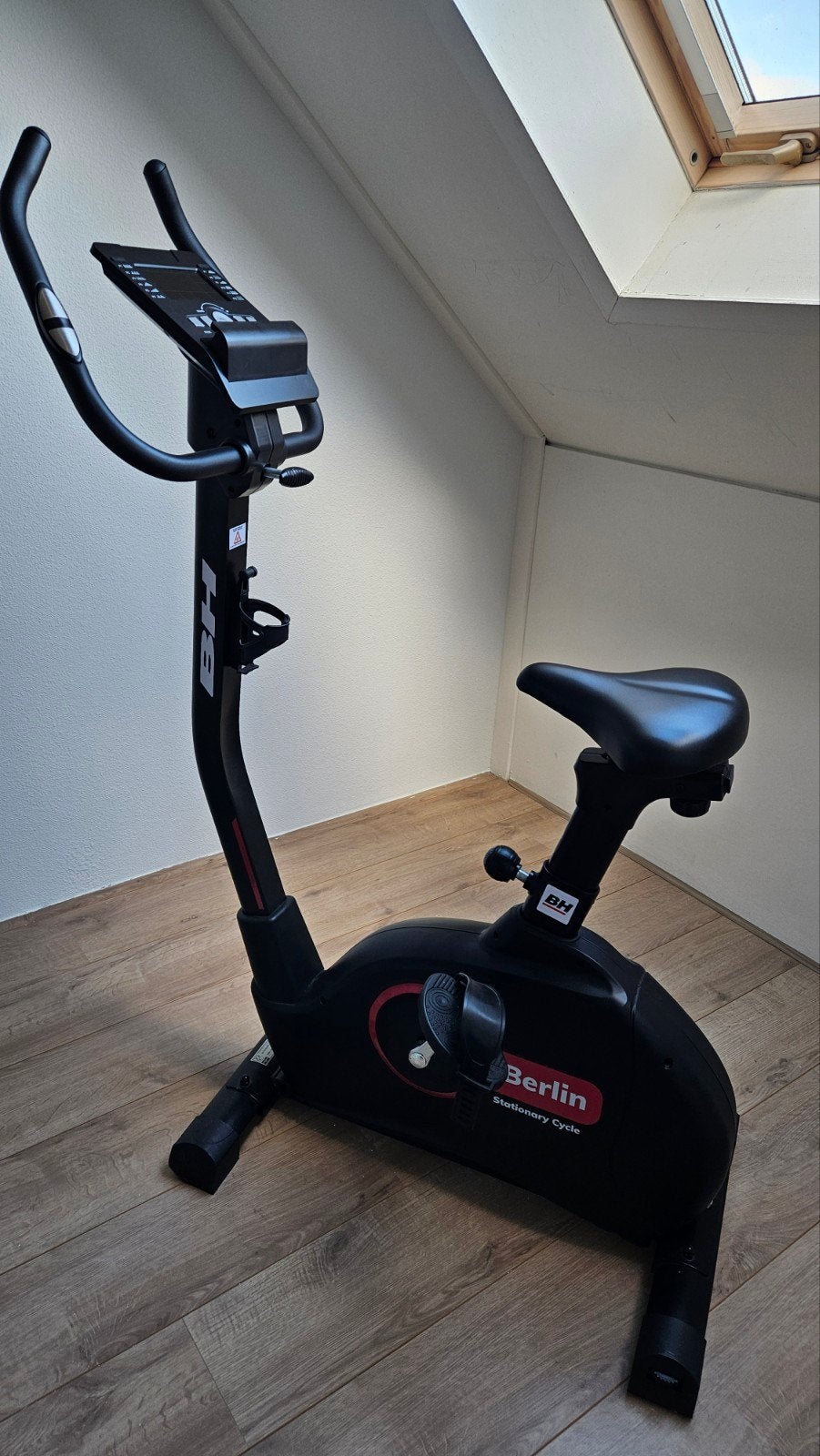 BH Berlin Hometrainer - Zo goed als nieuw, Sport en Fitness, Ophalen, Zo goed als nieuw, Metaal, Benen